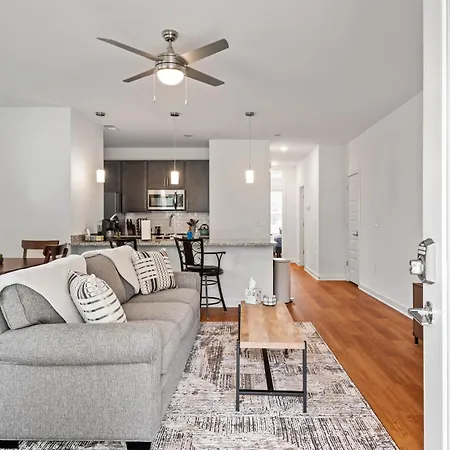Charming Duplex Retreat In Old Town Manchester, Va